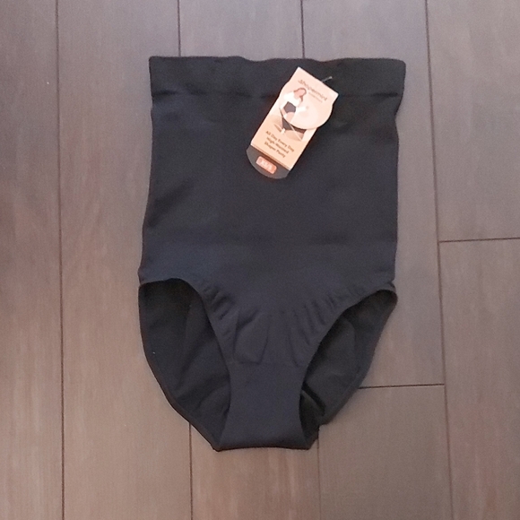 Shapermint Classic Black Shapewear Briefs - Picture 2 of 4